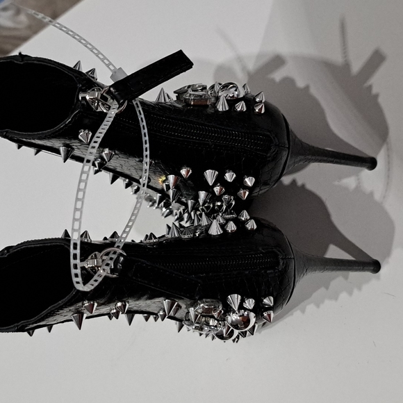 Steve Madden Viceroy Stiletto Heeled Ankle Boot - Picture 5 of 6